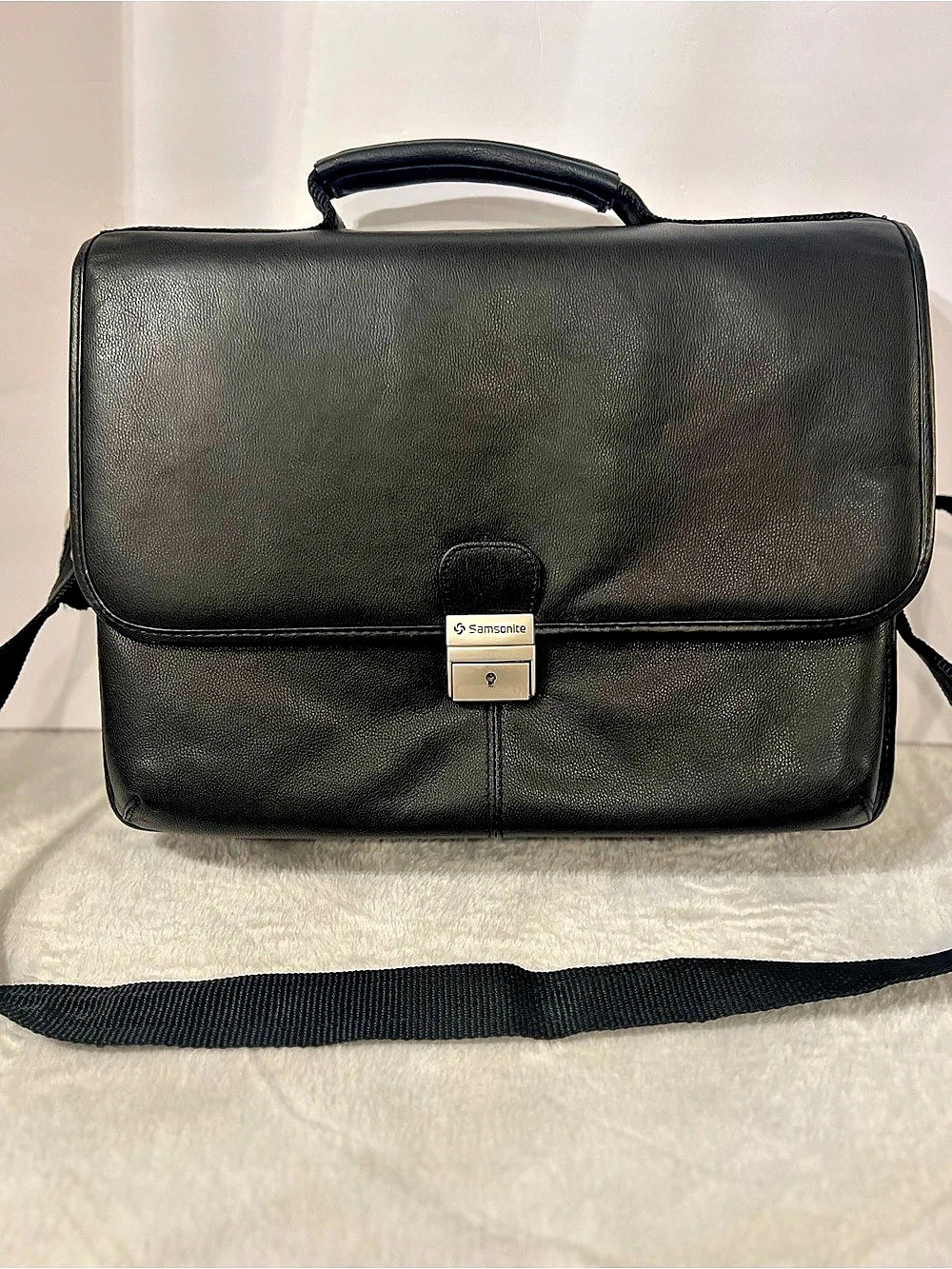Samsonite Classic Leather Flapover Briefcase Black